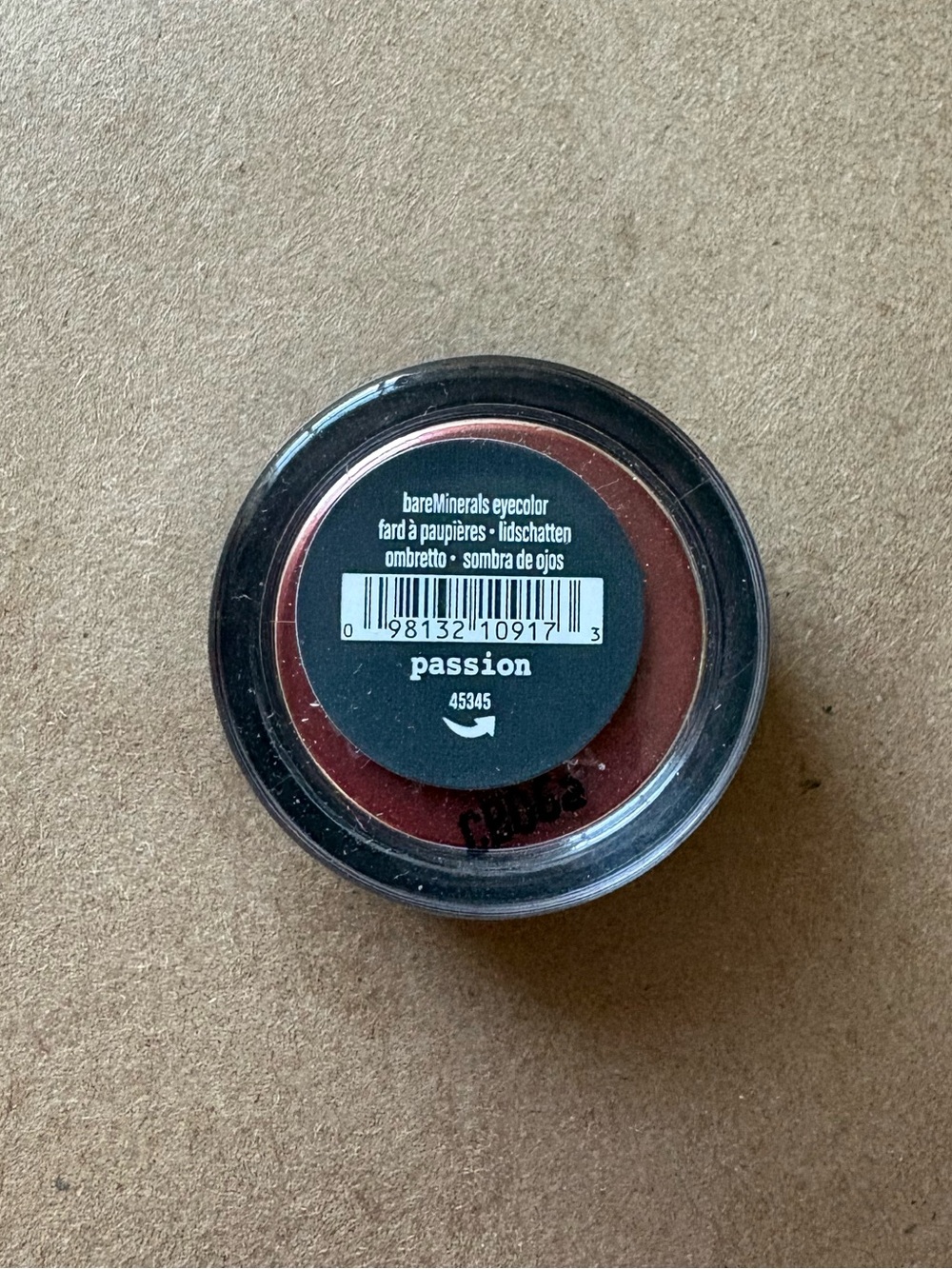 bareMinerals “Passion” loose powder Eyeshadow in Deep Wine Red